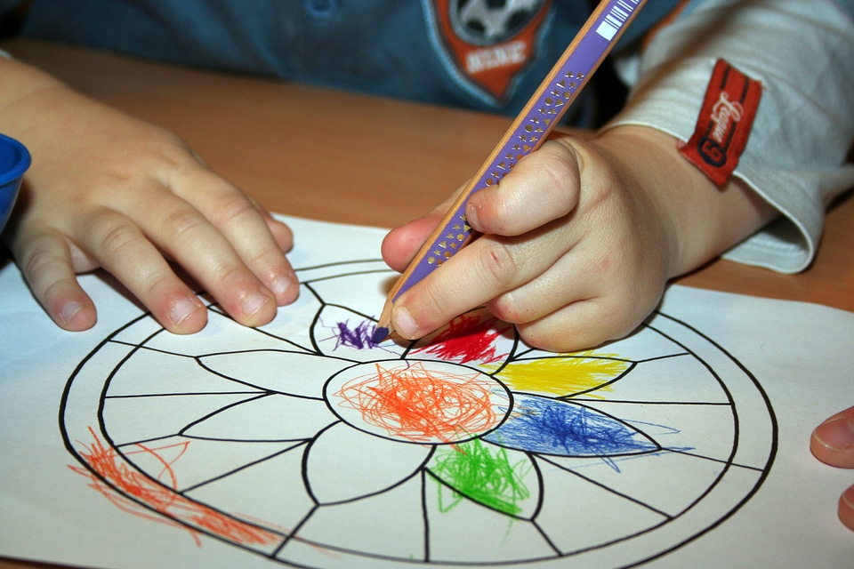 Color painting picture pin