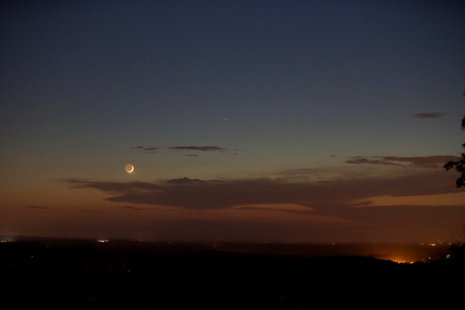 4% Waxing Crescent, Mercury, and Venus