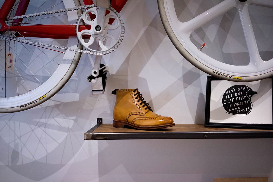 Hanging road bike shoe