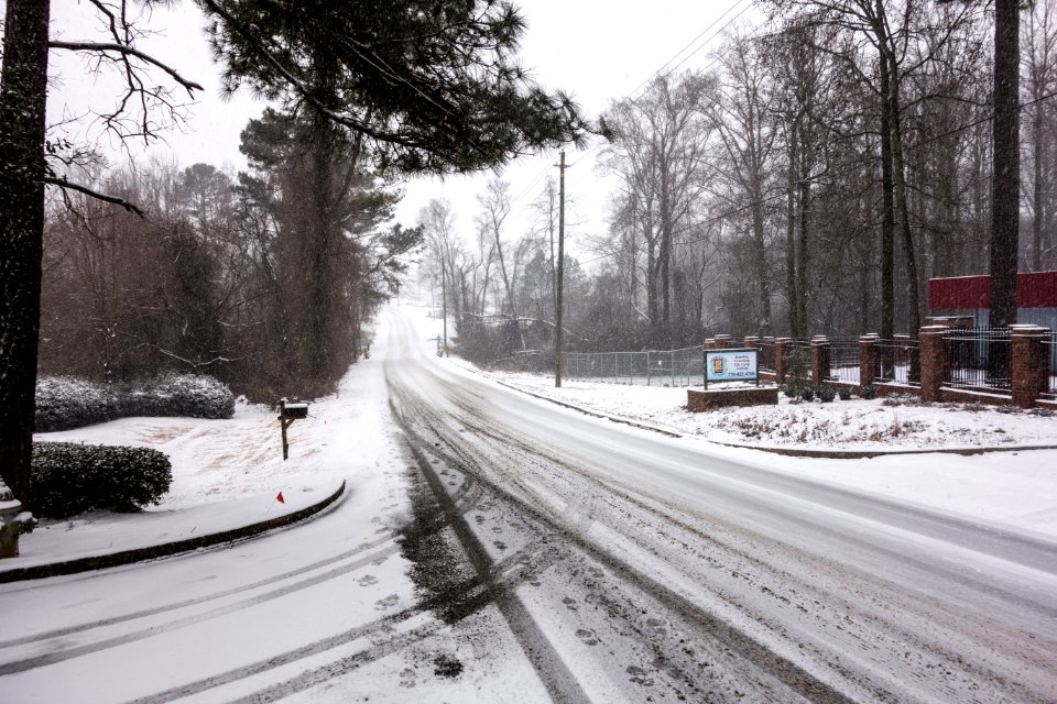 Snow in Kennesaw, Georgia - January 28th, 2014 photo