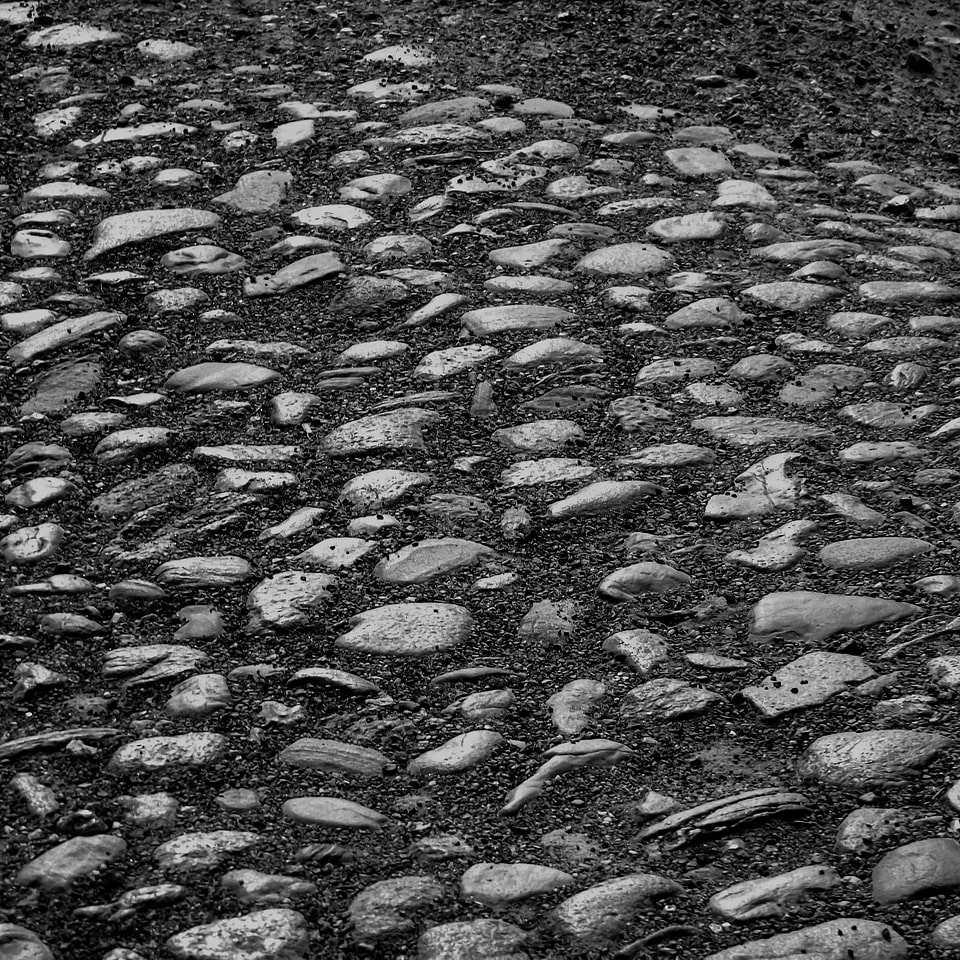 Old dirt track promenade