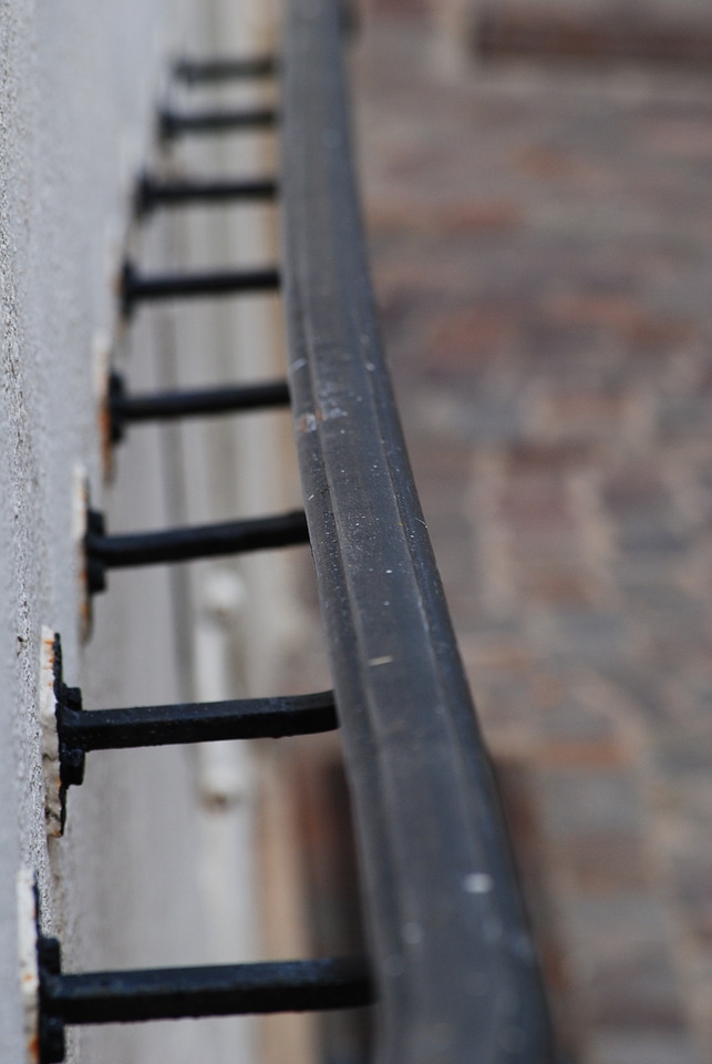 Metal construction structure