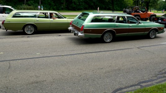 1973 Dodge Coronet Wagon, 1974 Dodge Coronet Crestwood Wagon
