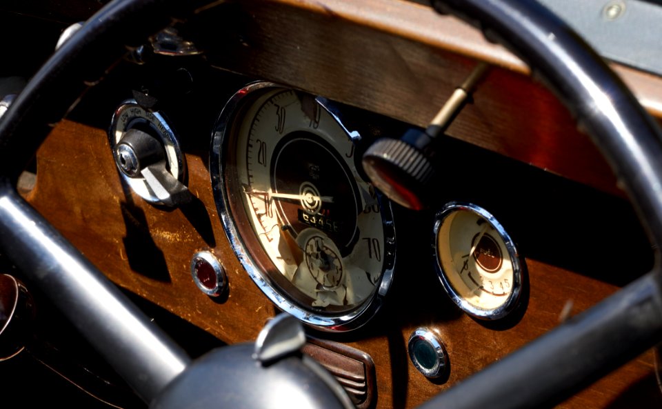 Pre war British dashboard?