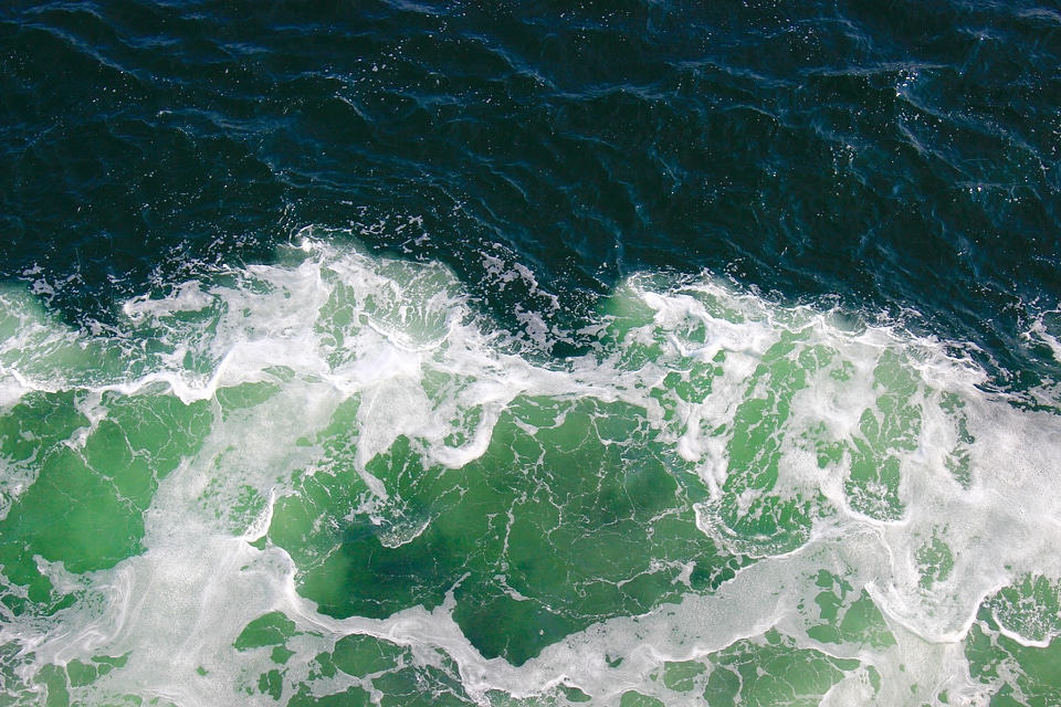 Sea crashing waves scene