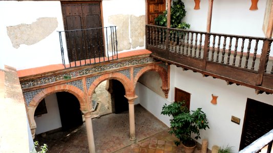Palais de Mondragon
