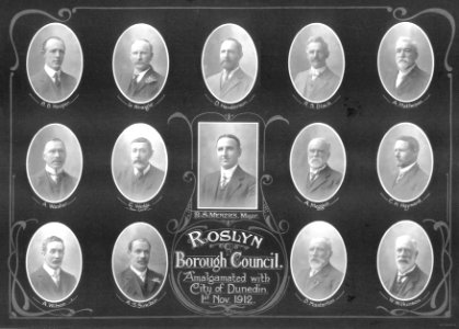 Roslyn Borough Council portrait at time of amalgamation with Dunedin City Council, 1912