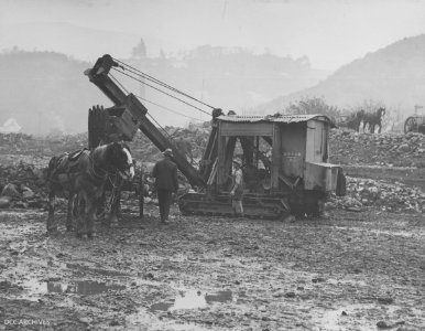 Clearing the Bed of the Leith above Rockside Bridge after damage left by flooding 1929