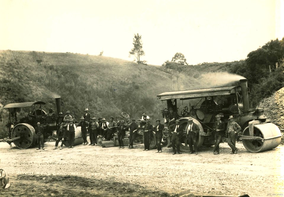Works on the old hairpin bend on the Main South Road, Saddle Hill, 1928.