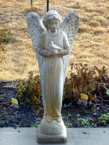 statue