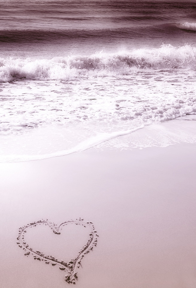 Hearts sea waves