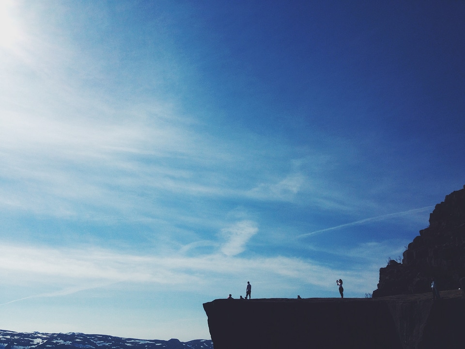 Cliff people shadow