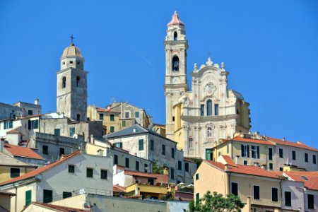 Cervo sulla Via Aurelia