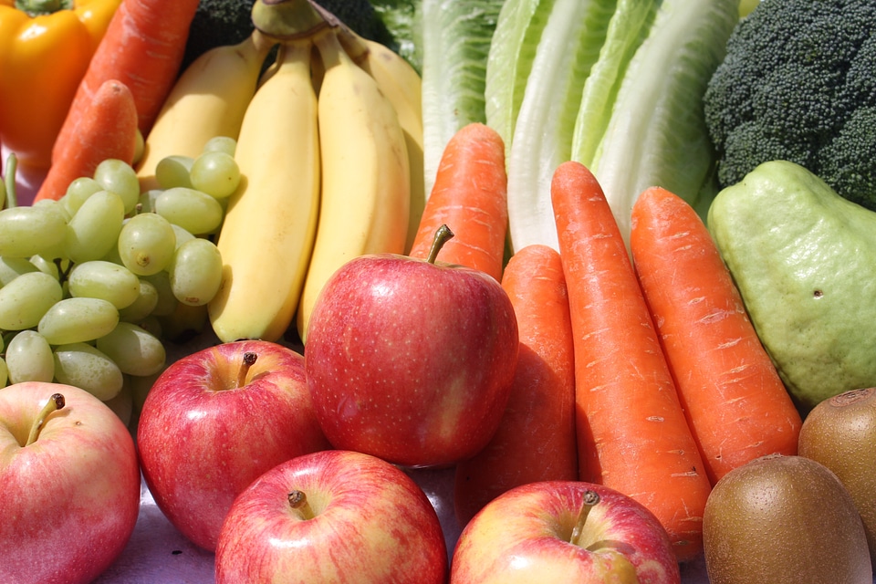Fruit vegetable apple