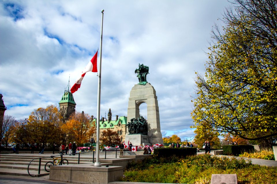 War memorial photo