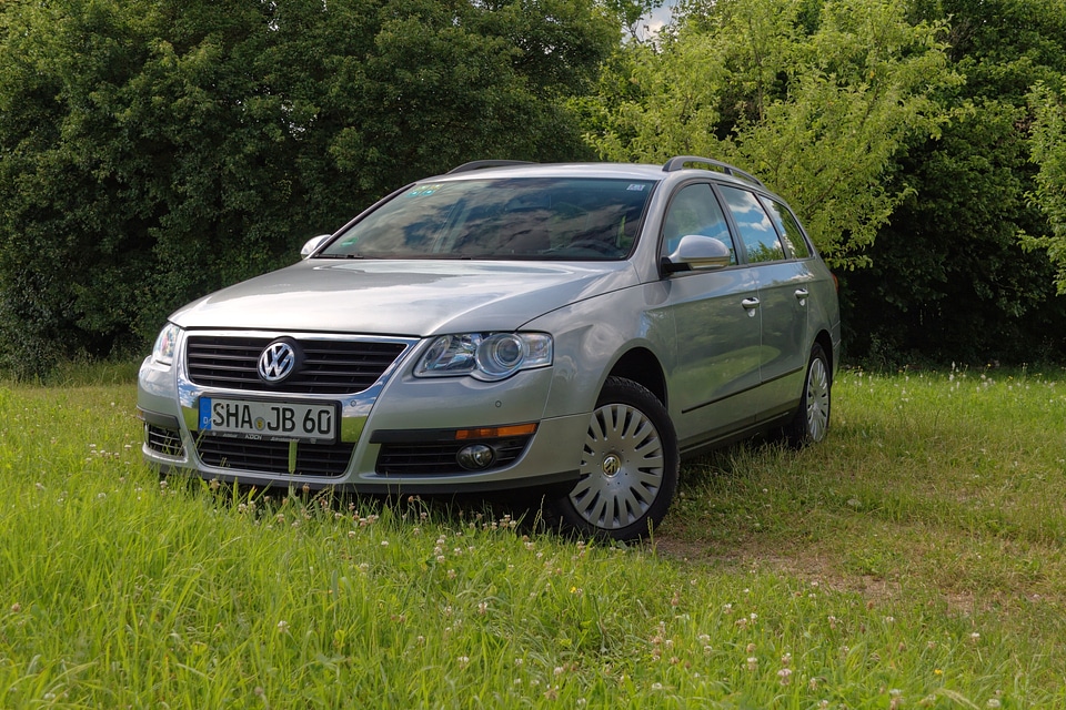 Volkswagen passat silver