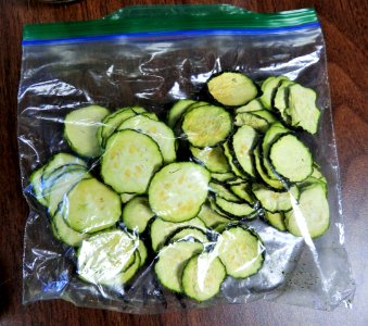 Dehydrated zucchini in bags