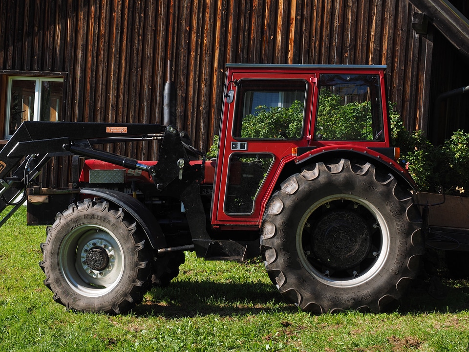 Front loader house meadow