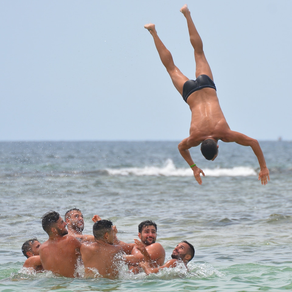 Swimming trunks somersault submerge