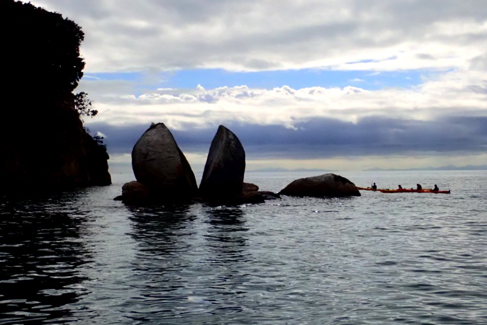 Abel Tasman National Park - Split Apple Rock