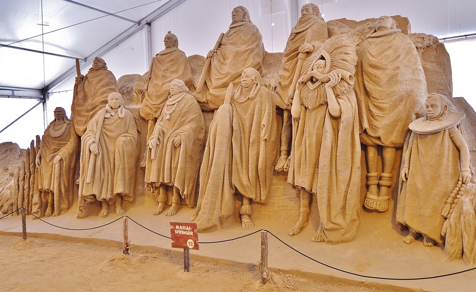 Exhibition sandy worlds art