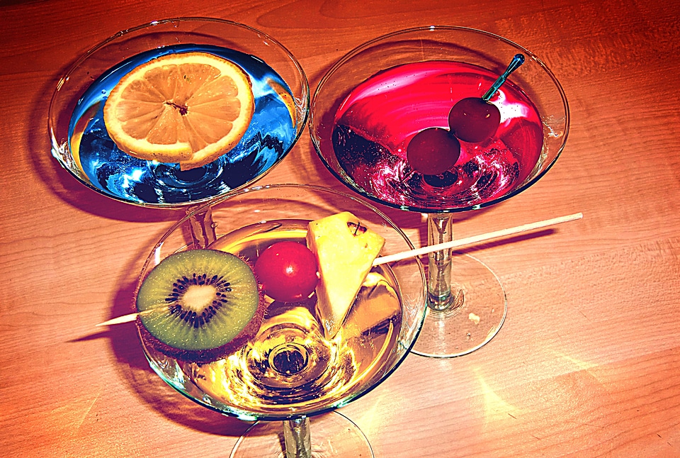 Drink alcohol bar
