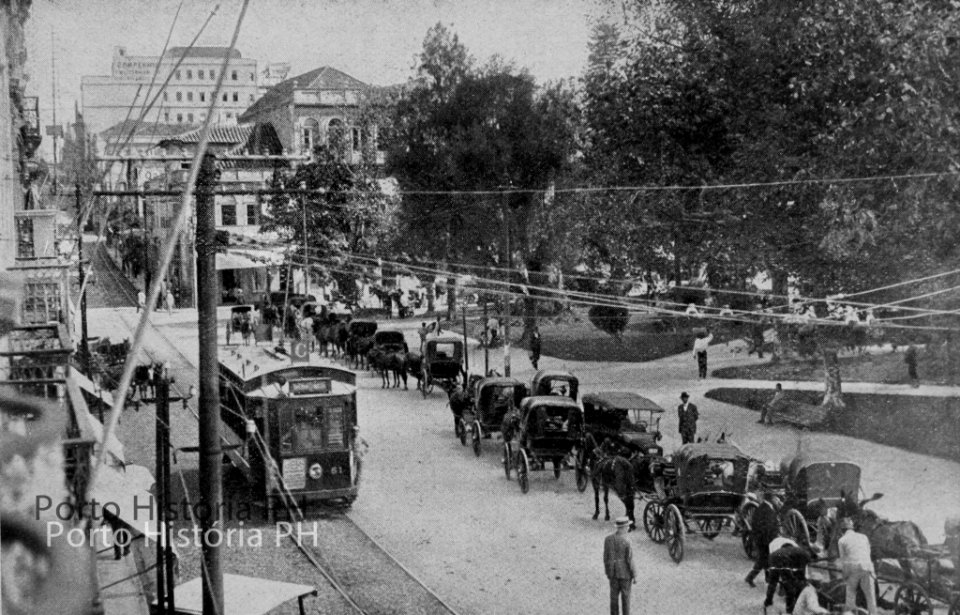 Porto Alegre Ponto de tílburis(táxis) Praça XV de Novembro Rua Marechal Floriano(Revista Máscara) 1922