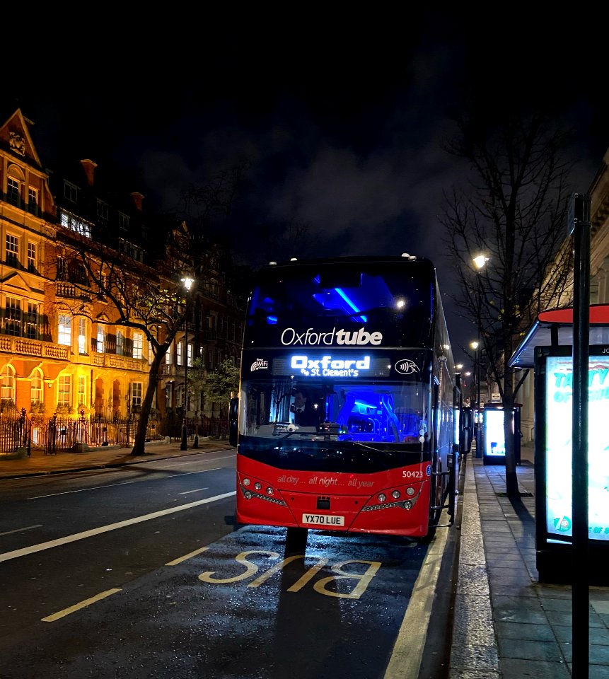 The new look Oxford Tube - Stagecoach Oxfordshire Volvo B11RLE Plaxton Panorama 50423 - YX70LUE.