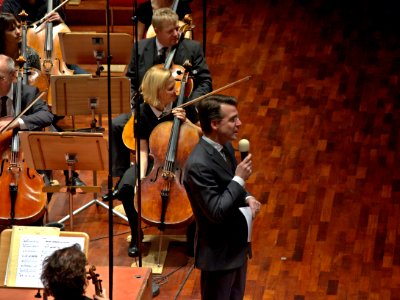 Olof spelar med Radiosymfonikerna i Berwaldhallen. Dirigent Andreas Hansson. photo