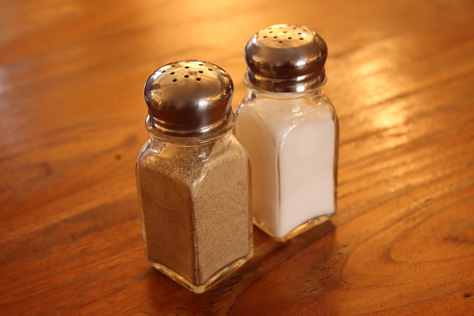 Seasoning food table