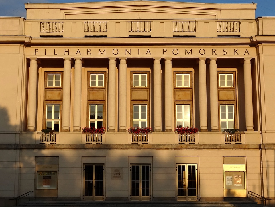 Facade columns poland
