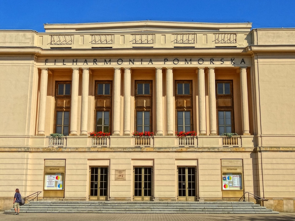 Concert hall columns facade
