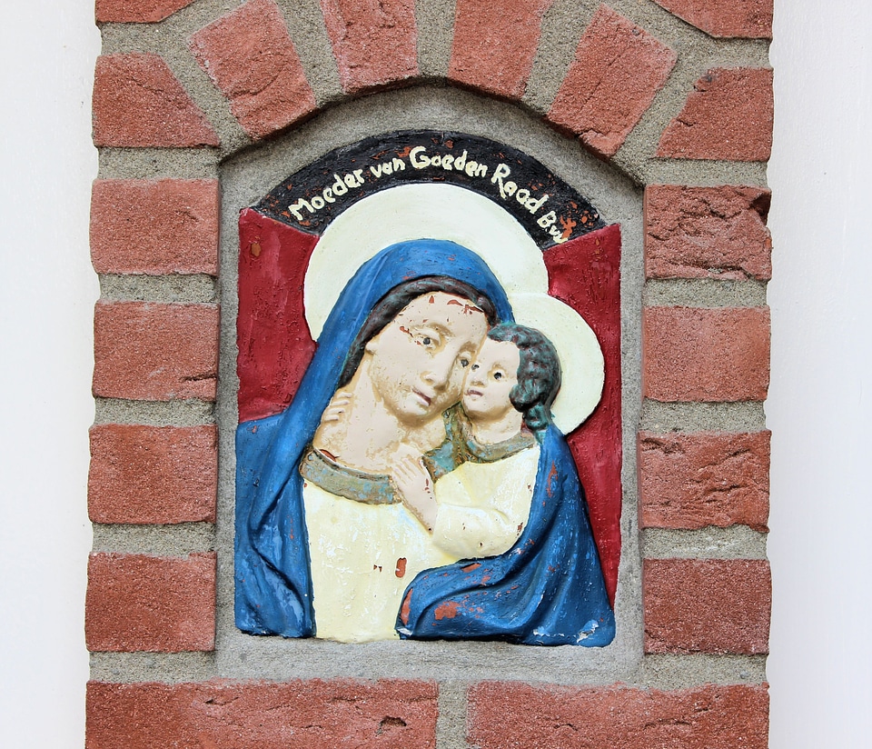 Facing brick religion maria