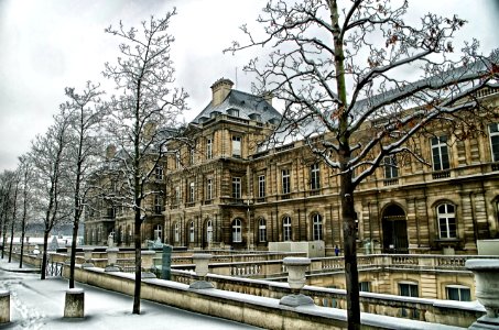 Monument dans Paris en hiver