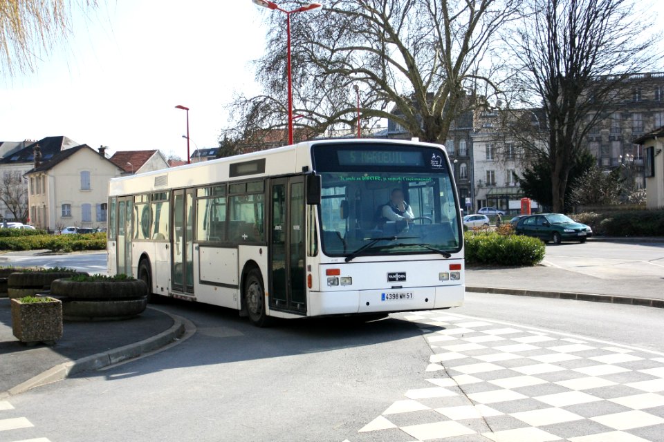Mouveo - Van Hool A 300 n°2118 - Ligne 5