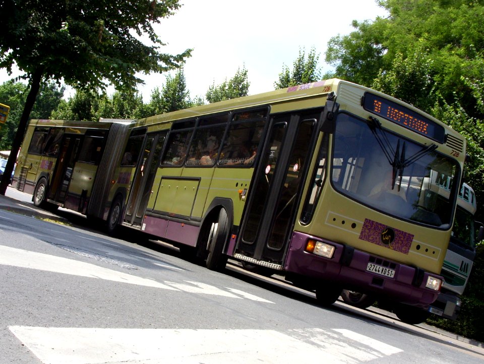 TUR - RVI PR180.2 n°728 - Ligne A