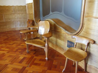 Confident i cadires del mejandor privat - Pis principal de la Casa Batlló - Passeig de Gràcia, 43 - Barcelona