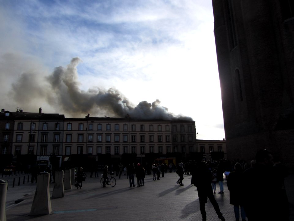 Incendi del 9 de decembre de 2017 - Plaça de Santa Ceselha, 8 - Albi