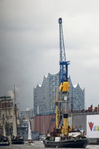 Einlaufparade zum 830. Hafengeburtstag