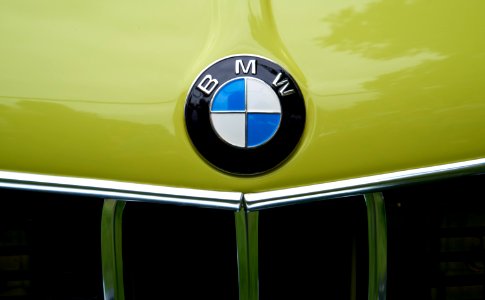 1973 BMW 2002, "Golf" yellow