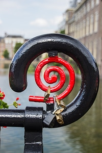 Lock water building