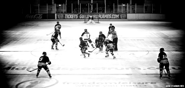 Ice Hockey - Guildford Lightning Vs Bracknell Queen Bees