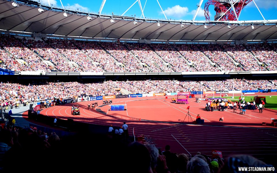 Anniversary Games - David Weir Takes Lead