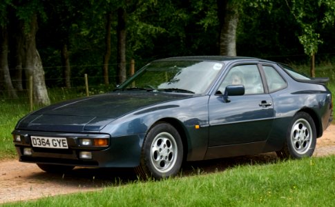 Porsche 944