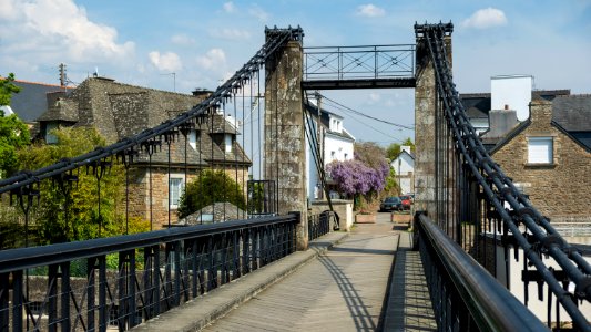 Vieux pont suspendu du Bono