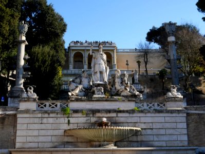 Fontaine della Dea Roma