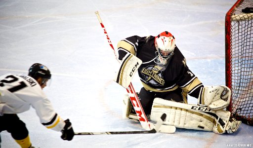 Ice Hockey - Bracknell Bees Vs Milton Keynes Lightning