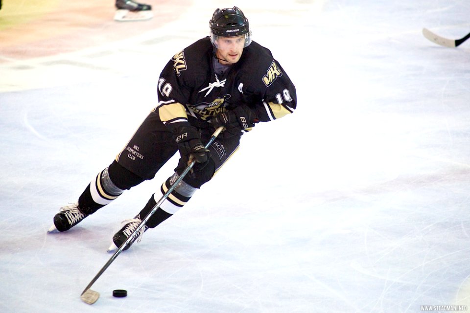 Ice Hockey - Bracknell Bees Vs Milton Keynes Lightning