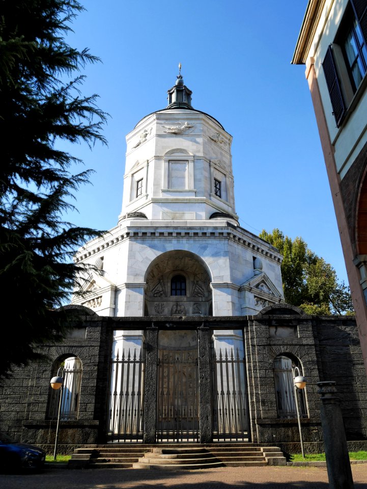 Sacrario Dei Caduti Milanesi