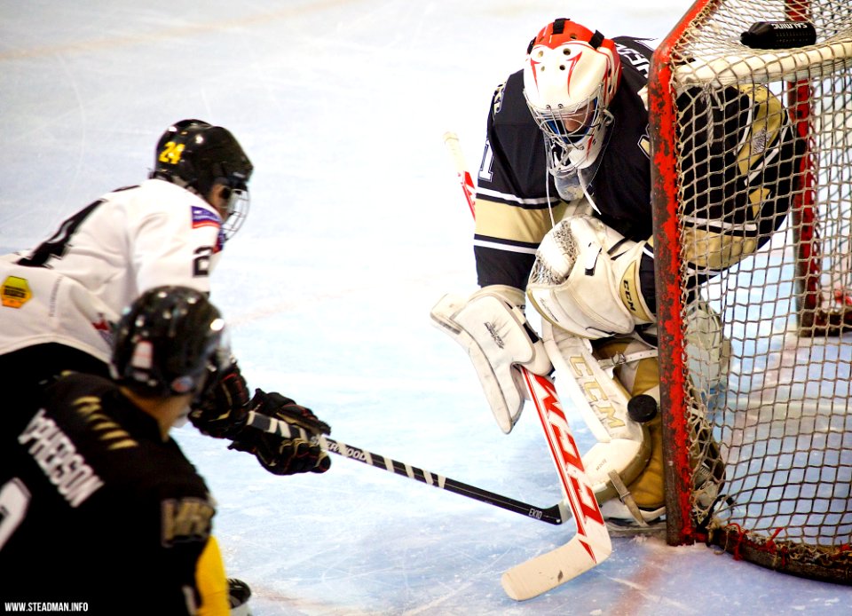 Ice Hockey - Bracknell Bees Vs Milton Keynes Lightning